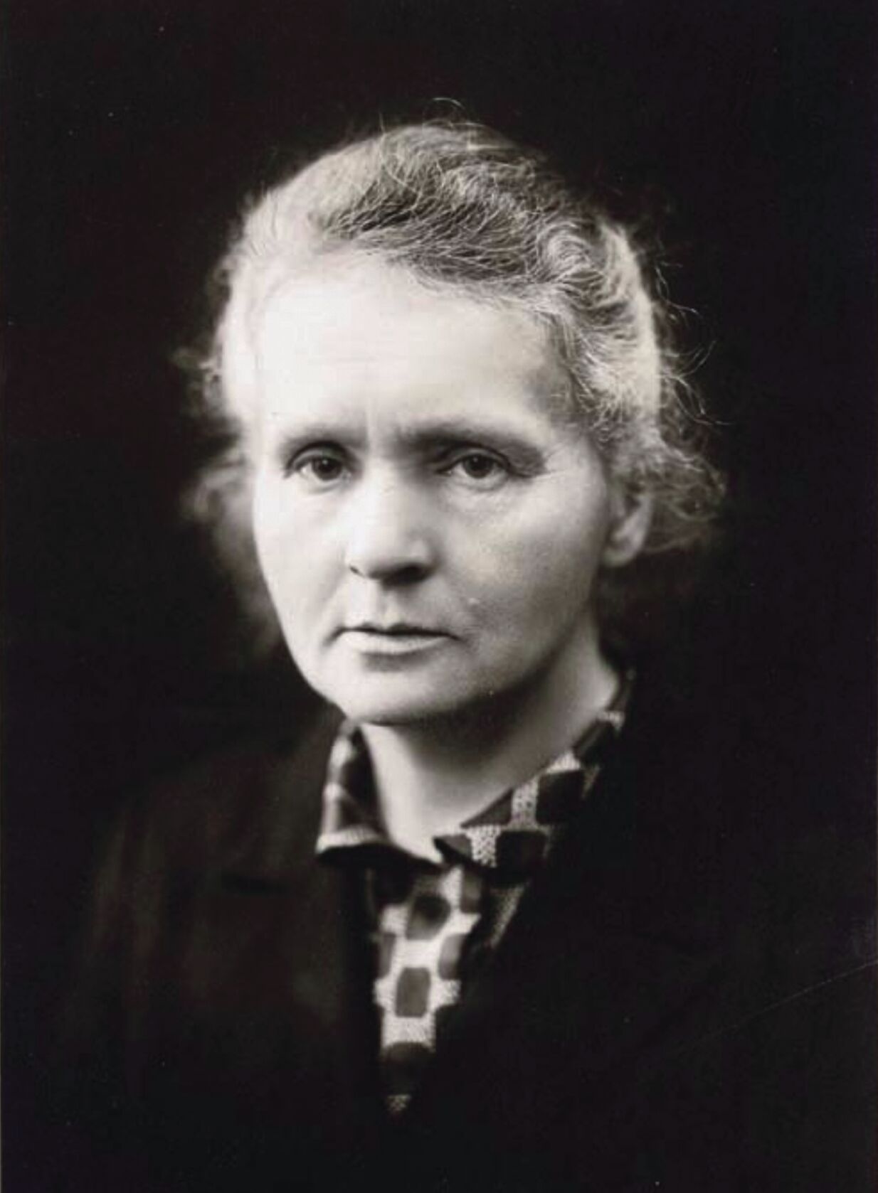 Marie_Curie_c1920.jpg